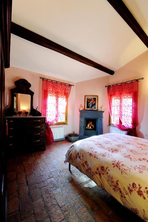 Cornio Delle Fronde Guest House Fontecorniale Room photo