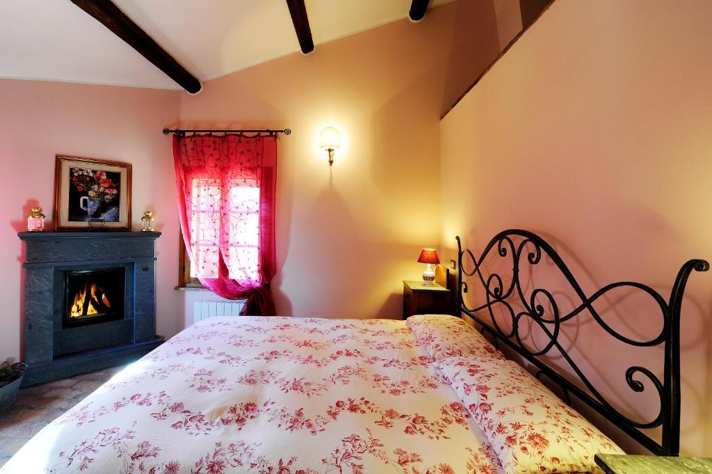 Cornio Delle Fronde Guest House Fontecorniale Room photo